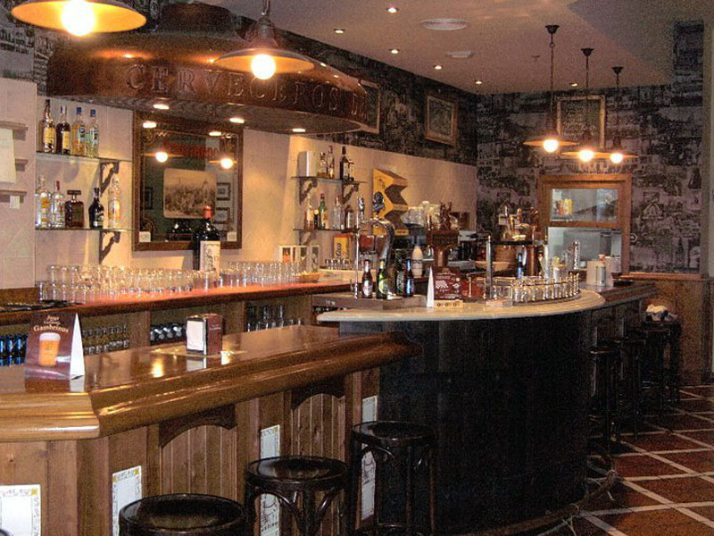 Interior de Gambrinus Gastro-Cervecería