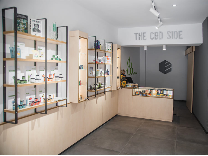 interior tienda The CBD Side