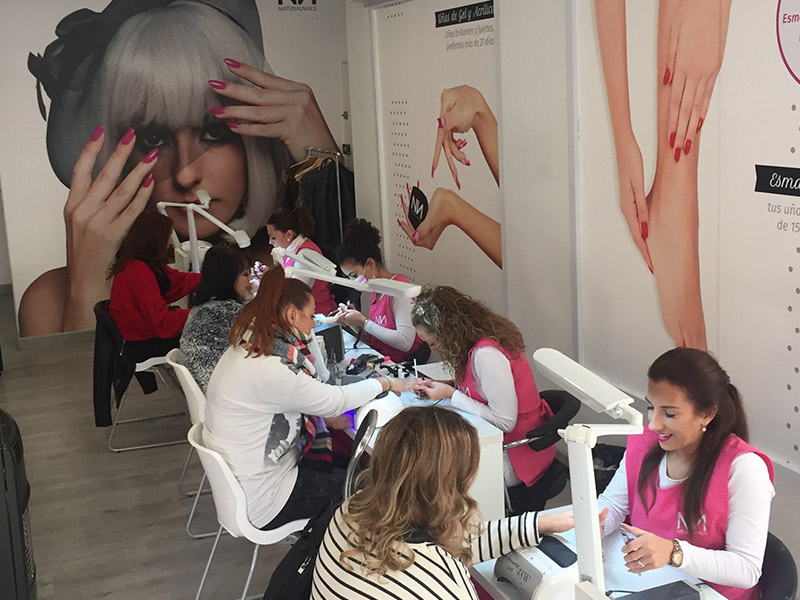 Montar un centro de uñas en España