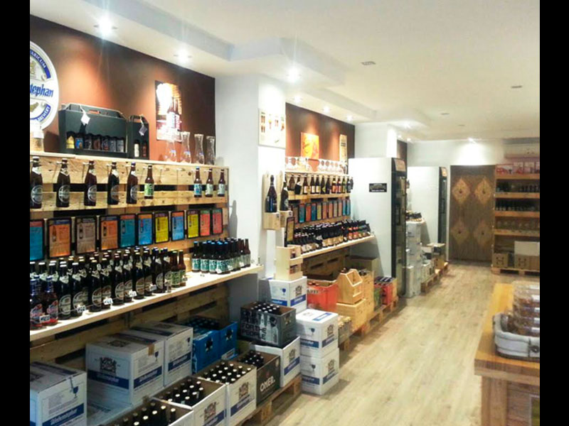 Clientes y personal de Beer Shooter