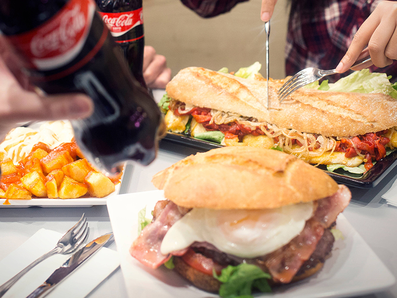 Cena de un grupo de amigos