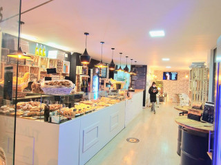 Interior_La_meiga_das_empanadas
