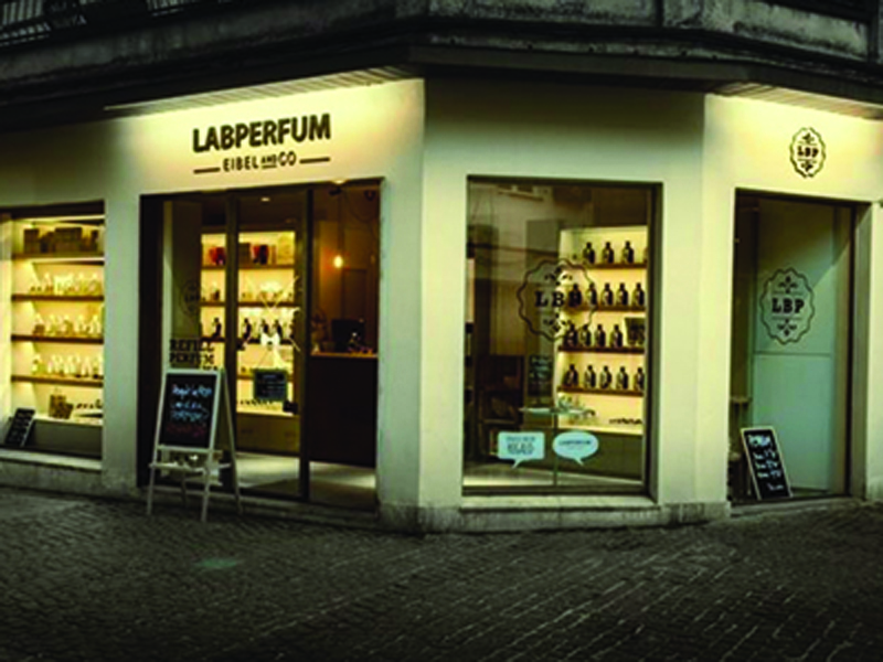 Fachada de la franquicia Labperfum