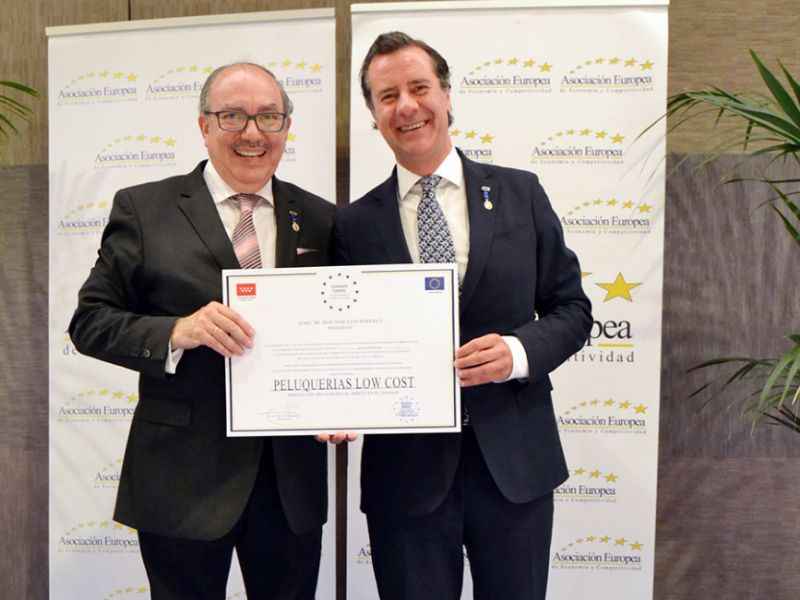 Alberto Tamallo recibido la Medalla de Oro al Mérito en el Trabajo