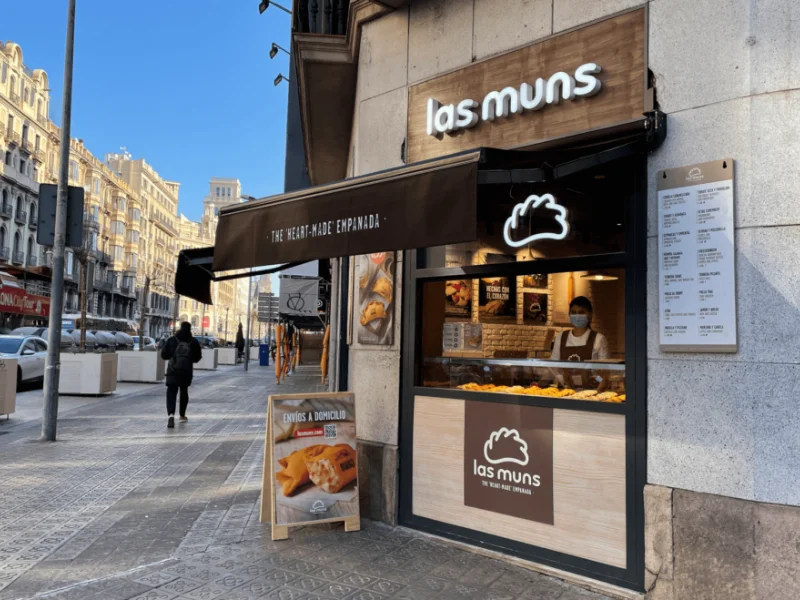 Tienda de la franquicia Las Muns, marca de empanadas gourmet en plena expansión internacional.
