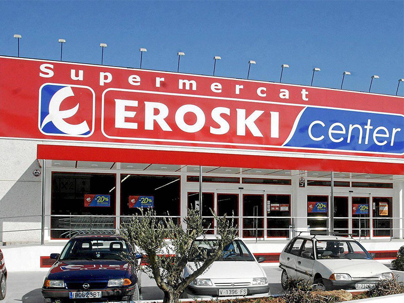 Exterior de un supermercado Eroski