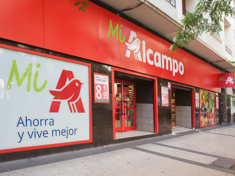 Exterior fachada franquicia Alcampo