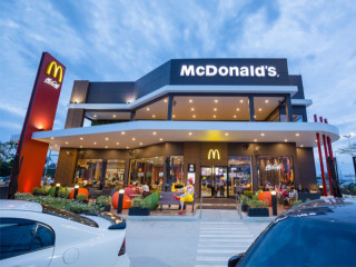 Exterior de una franquicia McDonald´s