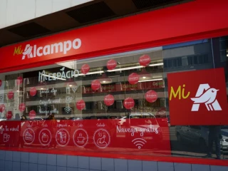 Fachada franquicia Alcampo