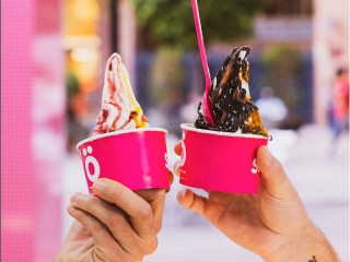 Dos yogurt helados de la marca Smöoy