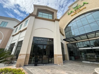 Primer local de la franquicia Santagloria