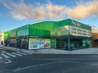 Fachada exterior franquicia Feu Vert en Madrid