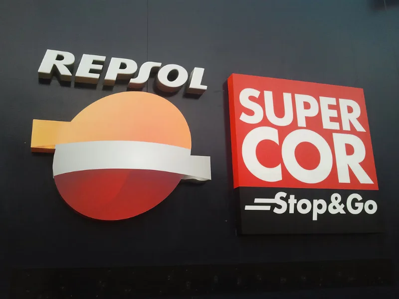 Franquicia Repsol y El Corte Inglés