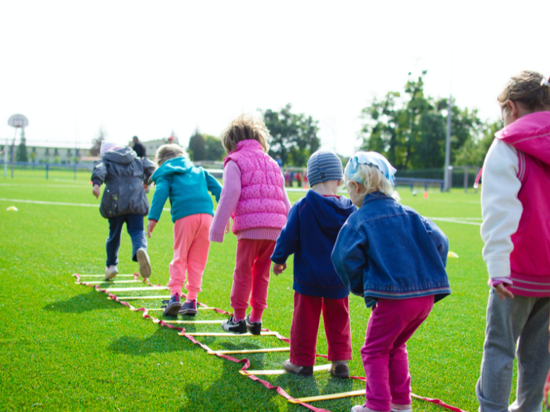 Parque infantil bolas Mobiliarios para empresas de segunda mano barato